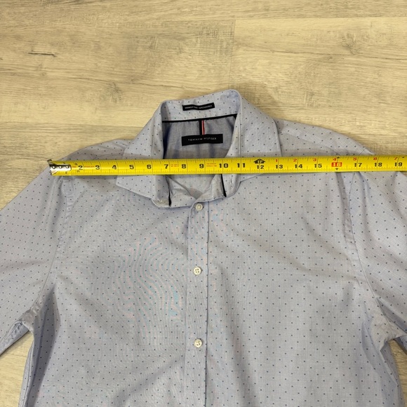 Tommy Hilfiger Light Blue Dress Shirt with Dotted H Pattern Neck 16 - Picture 15 of 17